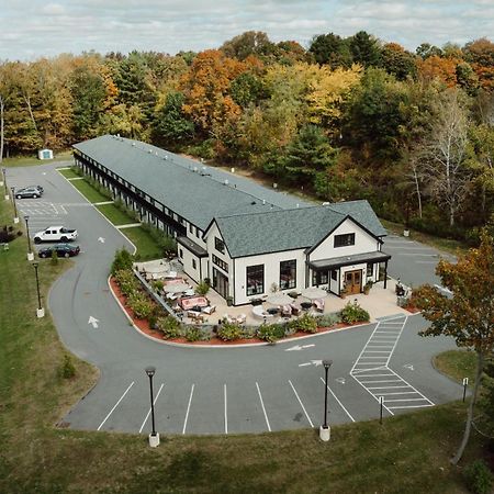 ホテル Berkshires Untold レノックス エクステリア 写真